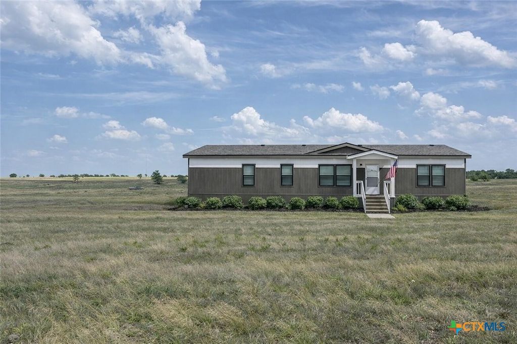 Image 1 of property listing at Lot 40 Prado Vista, Elgin, TX 78621