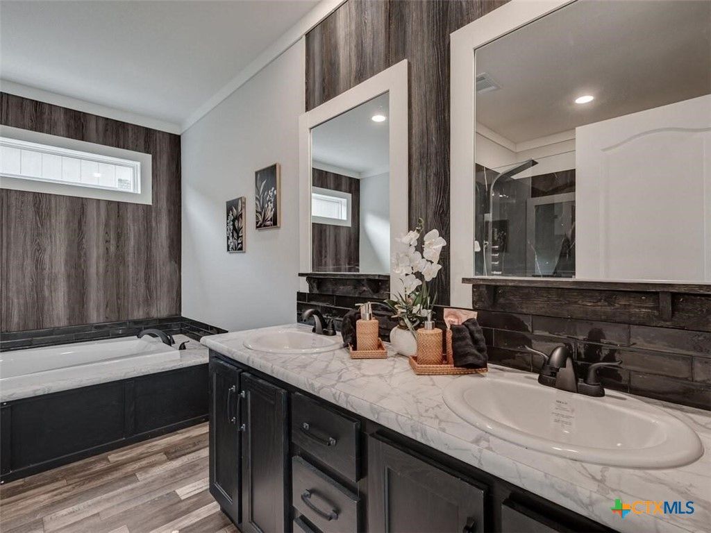 Image 13 of property listing at Lot 40 Prado Vista, Elgin, TX 78621