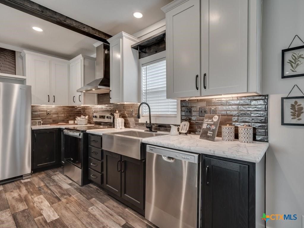 Image 9 of property listing at Lot 40 Prado Vista, Elgin, TX 78621