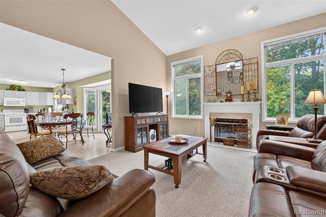 2366 Elkridge Circle, Highland, MI 48356
