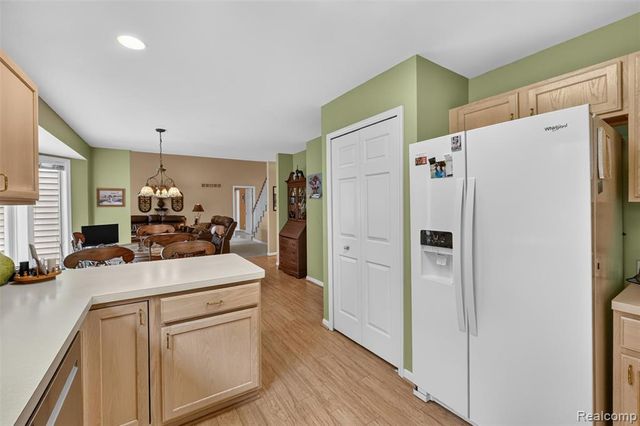 2366 Elkridge Circle, Highland, MI 48356