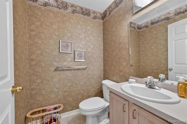 2366 Elkridge Circle, Highland, MI 48356