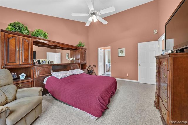 2366 Elkridge Circle, Highland, MI 48356