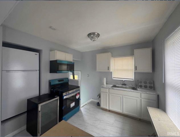 1052 Covert Avenue, Evansville, IN 47714