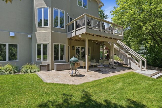 856 Great Oaks Trail, Eagan, MN 55123