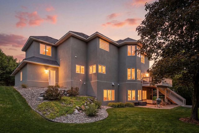 856 Great Oaks Trail, Eagan, MN 55123