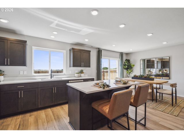 516 Spring Blvd, Woodburn, OR 97071