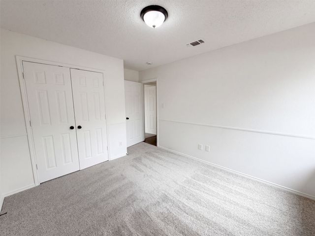 1033 Olivewood Lane, Fort Worth, TX 76140
