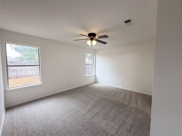 1033 Olivewood Lane, Fort Worth, TX 76140