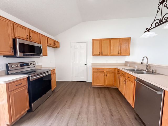 1033 Olivewood Lane, Fort Worth, TX 76140