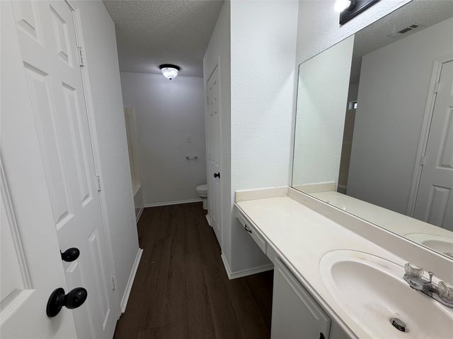 1033 Olivewood Lane, Fort Worth, TX 76140