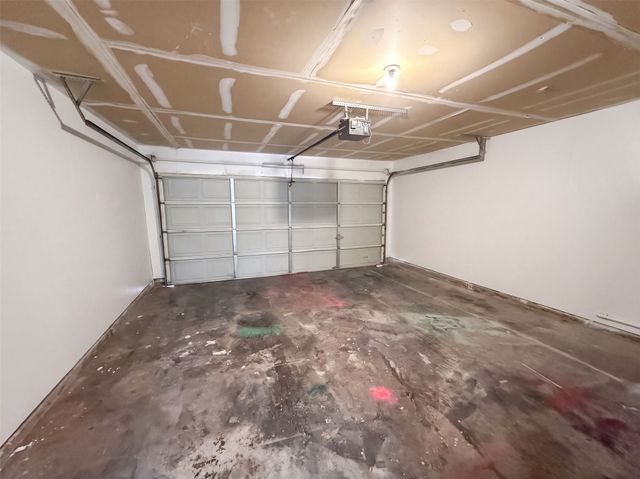 1033 Olivewood Lane, Fort Worth, TX 76140