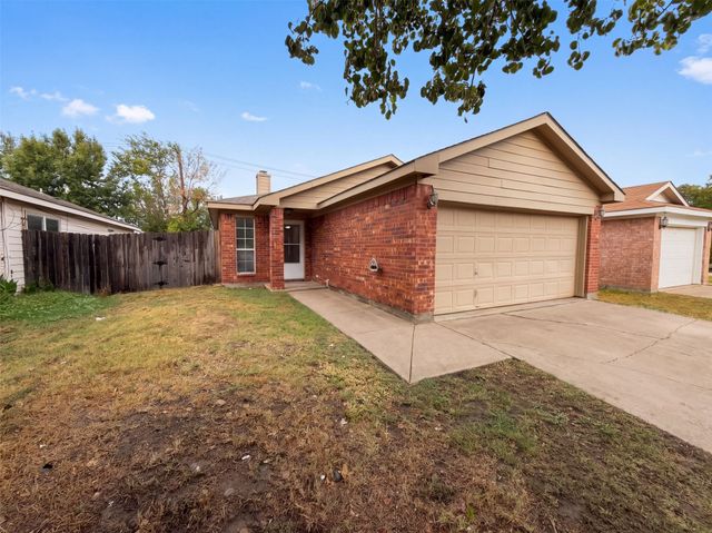 1033 Olivewood Lane, Fort Worth, TX 76140