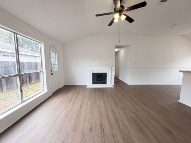 1033 Olivewood Lane, Fort Worth, TX 76140