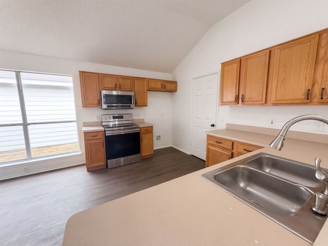 1033 Olivewood Lane, Fort Worth, TX 76140