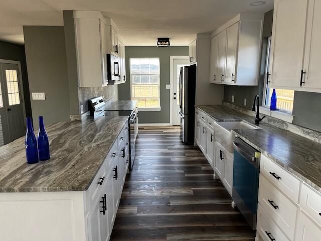 3025 W State Highway H W, Shell Knob, MO 65747