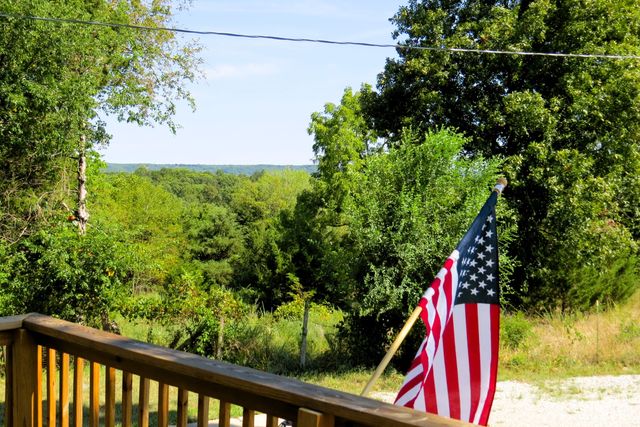 3025 W State Highway H W, Shell Knob, MO 65747