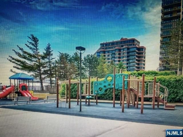 300 Winston Drive 207, Cliffside Park, NJ 07010