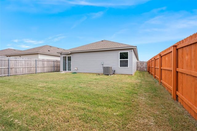 11717 Annette Drive, Yukon, OK 73099