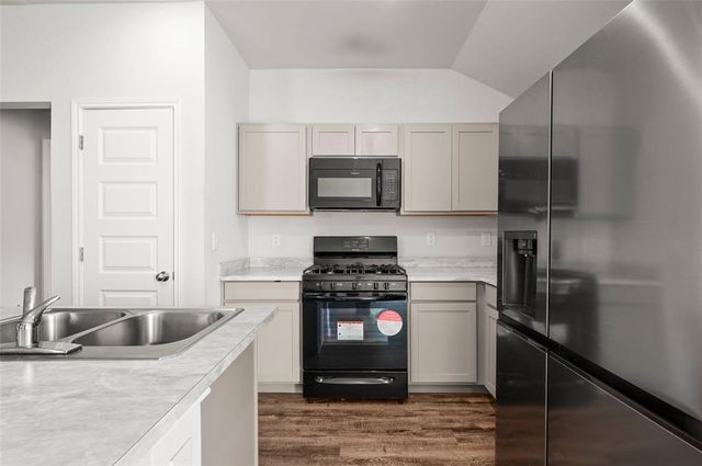 11717 Annette Drive, Yukon, OK 73099