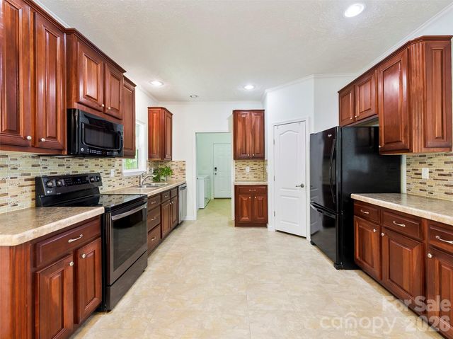 9 Farthings Drive, Arden, NC 28704