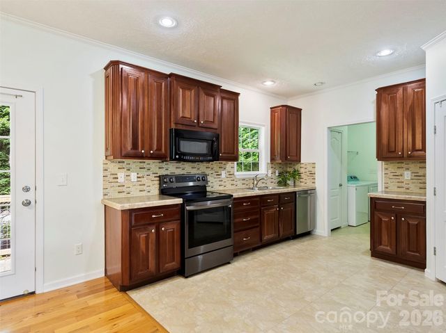 9 Farthings Drive, Arden, NC 28704