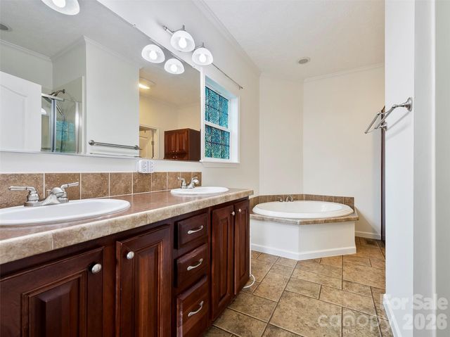 9 Farthings Drive, Arden, NC 28704