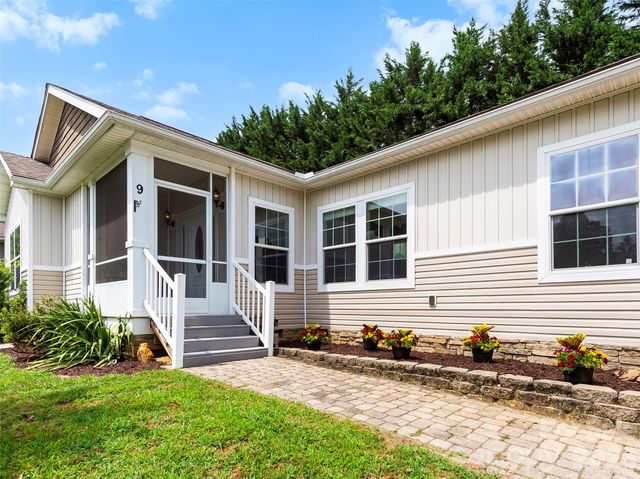 9 Farthings Drive, Arden, NC 28704