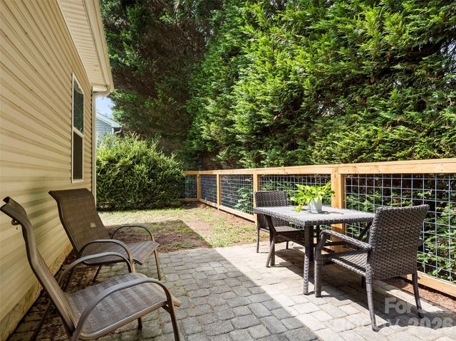 9 Farthings Drive, Arden, NC 28704
