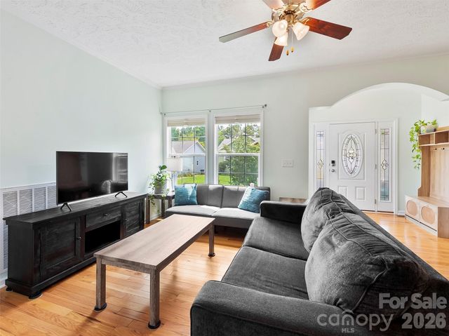 9 Farthings Drive, Arden, NC 28704