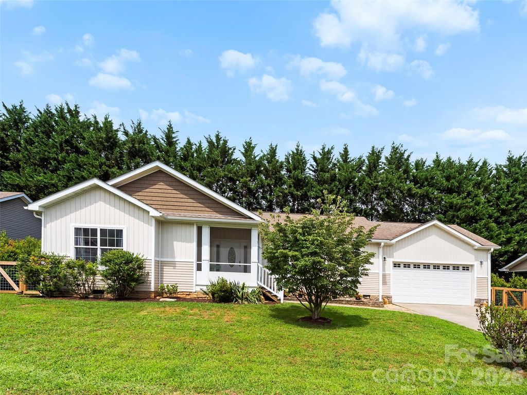 9 Farthings Drive, Arden, NC 28704