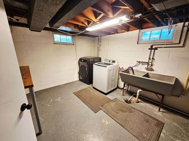 1607 Hoyt Avenue E, Saint Paul, MN 55106
