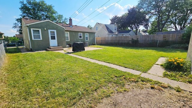 1607 Hoyt Avenue E, Saint Paul, MN 55106