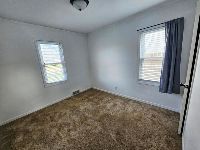 1607 Hoyt Avenue E, Saint Paul, MN 55106