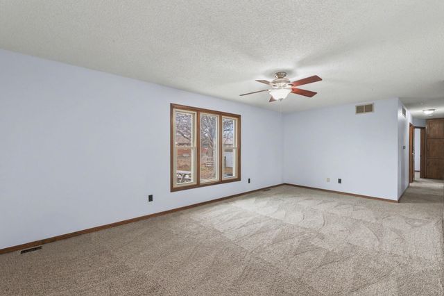 1313 Berry Ave, Newton, KS 67114