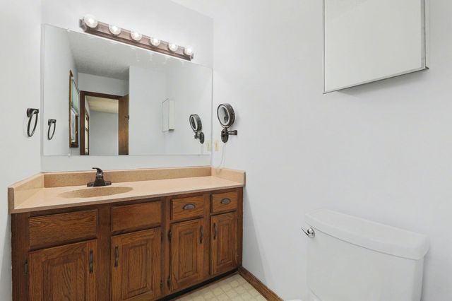 1313 Berry Ave, Newton, KS 67114