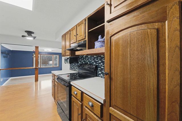 1313 Berry Ave, Newton, KS 67114