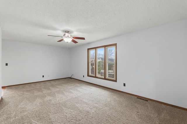 1313 Berry Ave, Newton, KS 67114