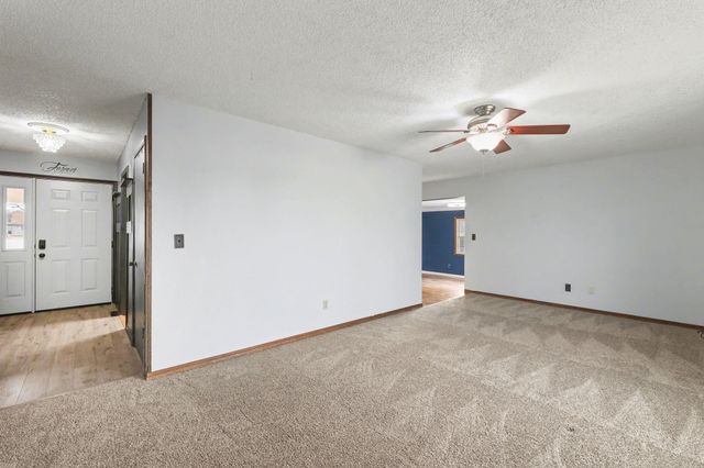 1313 Berry Ave, Newton, KS 67114