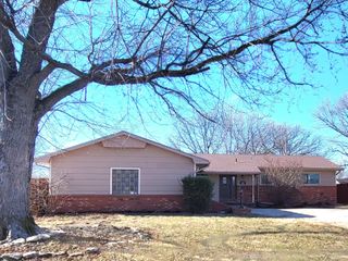1313 Berry Ave, Newton, KS 67114