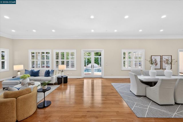 3 Brooktree Dr, Danville, CA 94506