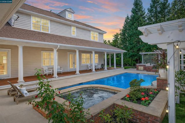 3 Brooktree Dr, Danville, CA 94506