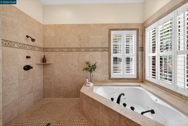 3 Brooktree Dr, Danville, CA 94506