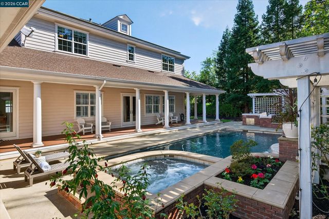 3 Brooktree Dr, Danville, CA 94506