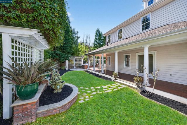 3 Brooktree Dr, Danville, CA 94506