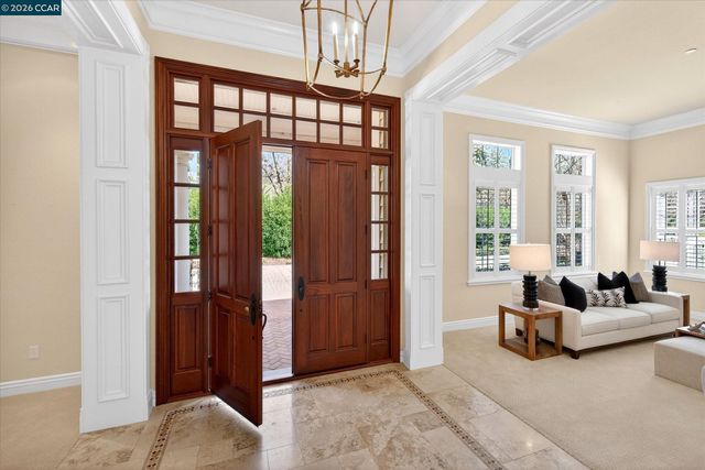 3 Brooktree Dr, Danville, CA 94506