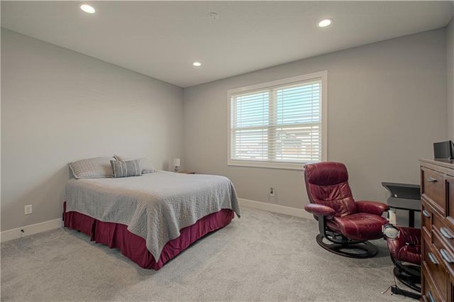 13504 Oakridge Drive, Kearney, MO 64060