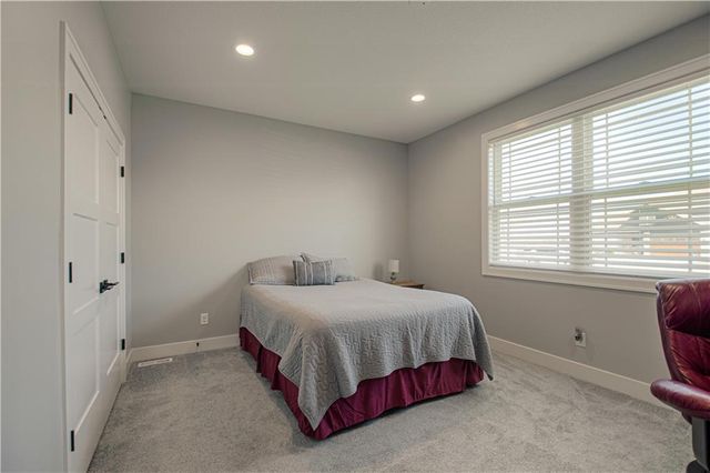 13504 Oakridge Drive, Kearney, MO 64060