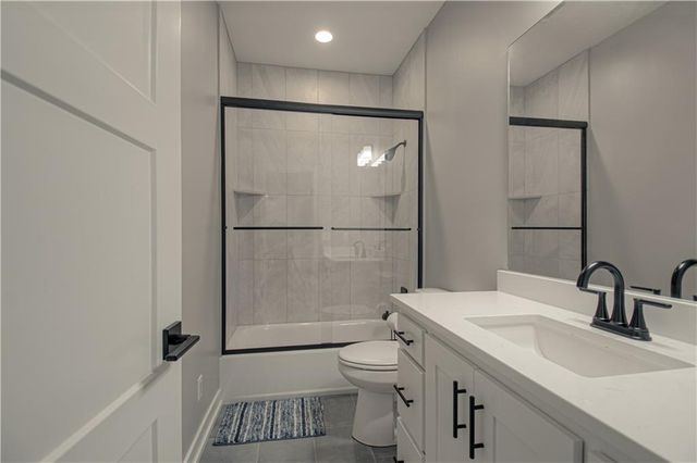 13504 Oakridge Drive, Kearney, MO 64060