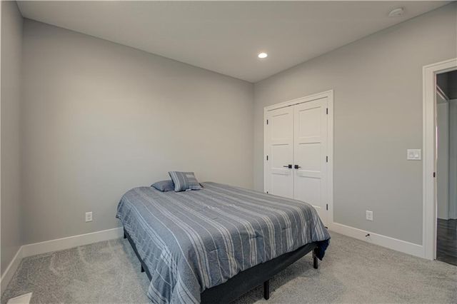 13504 Oakridge Drive, Kearney, MO 64060